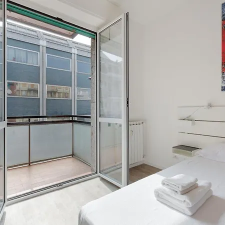 Guesthost - Cagnola Cozy Apartament With Balcony-2